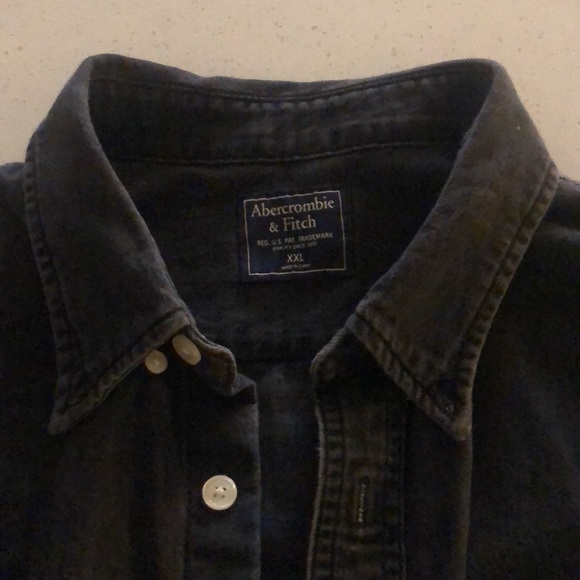 Abercrombie and Fitch oversized button up - Picture 4 of 6